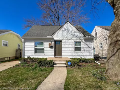 3907 Phillips Ave, Berkley, MI 48072