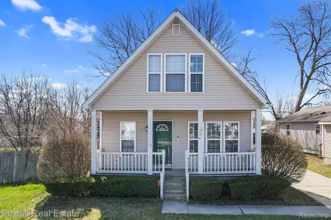 328 E Columbia Ave, Pontiac, MI 48340