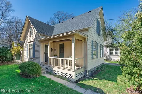 205 Pine St, Rochester, MI 48307