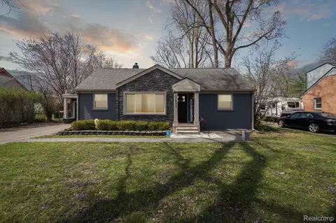 21949 Middlebelt Rd, Farmington Hills, MI 48336