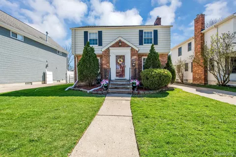 909 Columbia Rd, Berkley, MI 48072