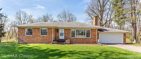 24935 Waycross Crt Ct, Southfield, MI 48033
