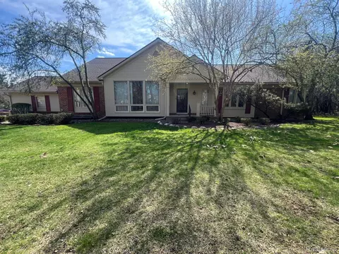 6964 Pebble Park Cir, West Bloomfield, MI 48322