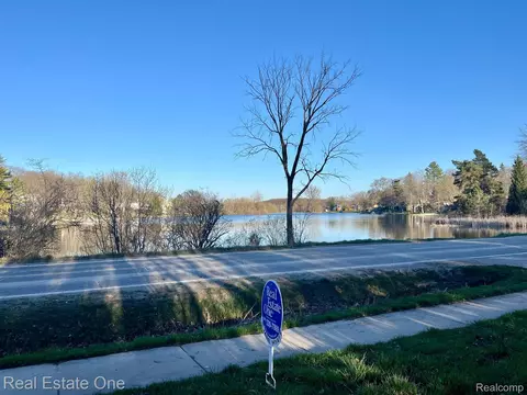 000 N Conklin Rd, Orion, MI 48362