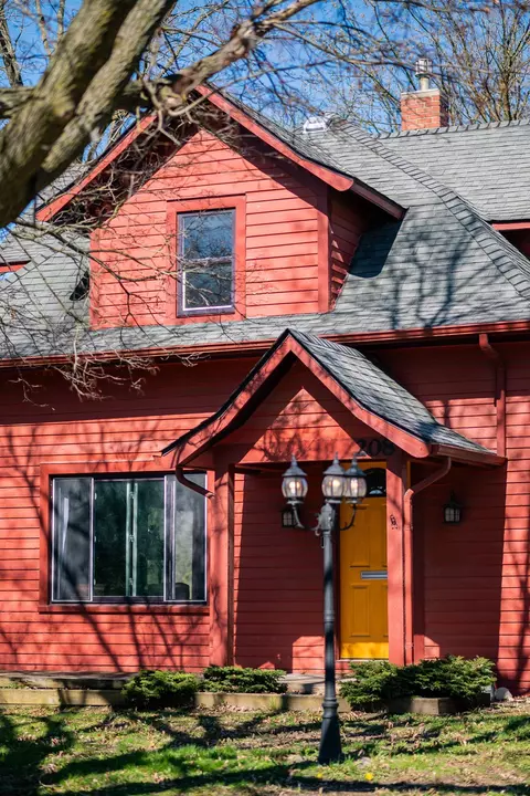 208 Fox St, Lapeer, MI 48446