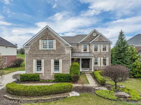 24303 Saybrook, Novi, MI 48374