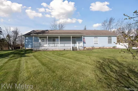 1701 Nicholson Rd, Handy, MI 48836