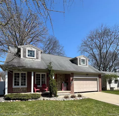 30562 Bobrich St, Livonia, MI 48152