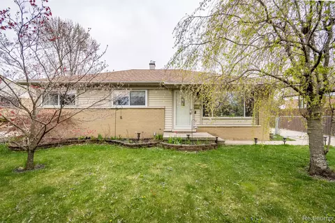 1634 Knowles St, Ypsilanti, MI 48198