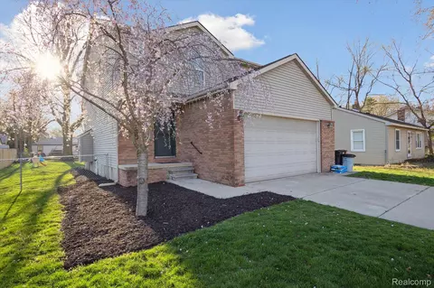 625 N Harvey St, Westland, MI 48185