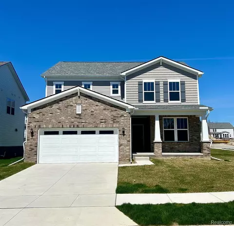 6006 Winsford Ln, Clarkston, MI 48346