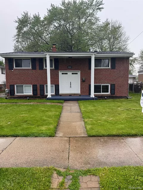 28081 E Barkman St W, Roseville, MI 48066
