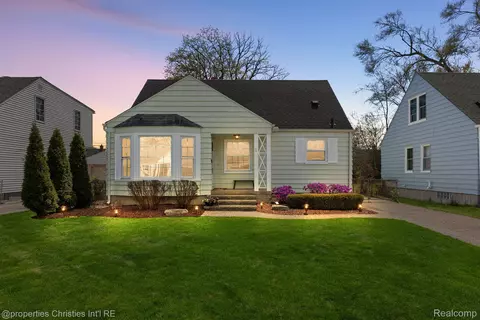 14041 Borgman St, Oak Park, MI 48237