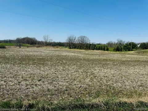 Maxwell S W Hayner Rd E, Cohoctah, MI 48836