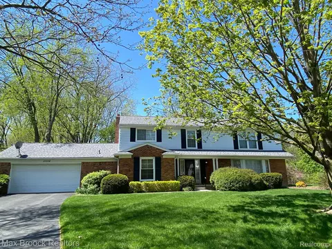 2532 Wickfield Ct, West Bloomfield, MI 48323