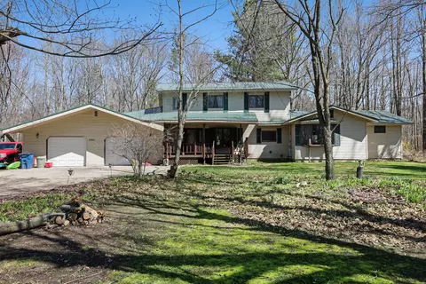 5841 Henderson Lake Rd, Richland, MI 48756