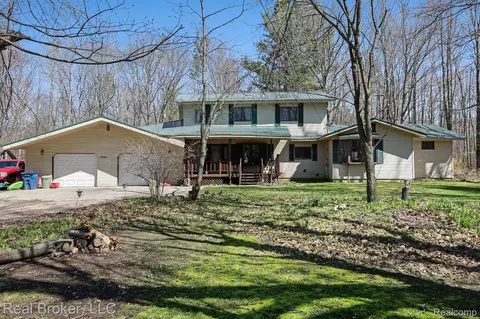 5841 Henderson Lake Rd, Richland, MI 48756
