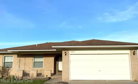 40614 Harmon Dr, Sterling Heights, MI 48310