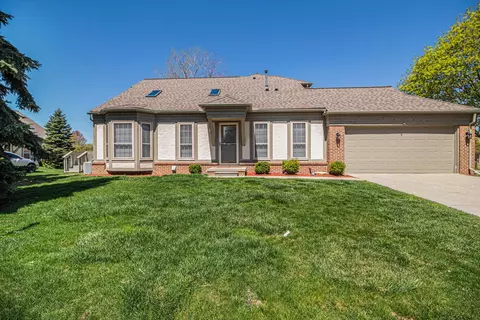 2038 Otter Pond Ln, Canton, MI 48188