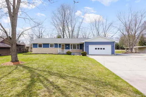 162 Michigan Ave, Marysville, MI 48040