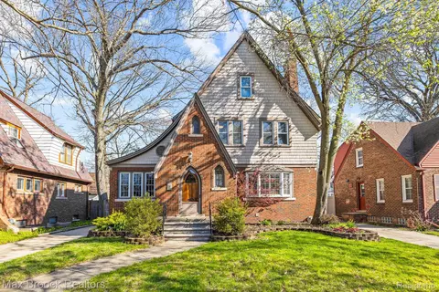 11 Amherst Rd, Pleasant Ridge, MI 48069