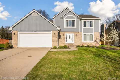 1812 Weyhill Dr, Wixom, MI 48393