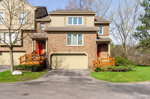 6386 Aspen Ridge Blvd 8 2 Blvd #8, West Bloomfield, MI 48322