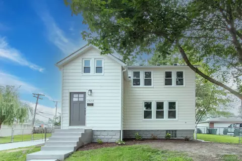 23212 Avon St, Saint Clair Shores, MI 48082