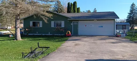 5135 S Pine St, Beaverton, MI 48612