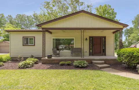 6100 Goff Ave, Sterling Heights, MI 48314