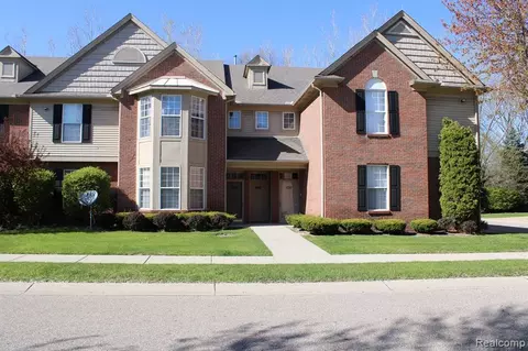 13669 Silver Birch Cir, Shelby Township, MI 48315
