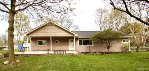 6160 Sunnydale Rd, Independence, MI 48346