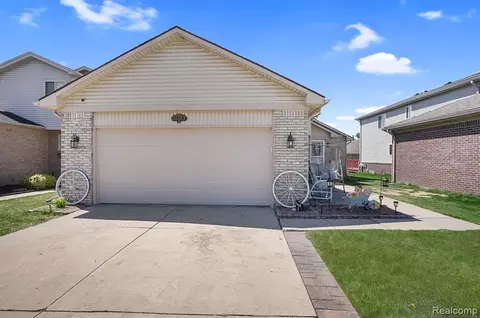 51383 D W Seaton Dr #D, Chesterfield, MI 48047