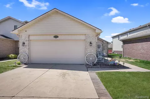 51383 W Seaton R Dr #D, Chesterfield, MI 48047