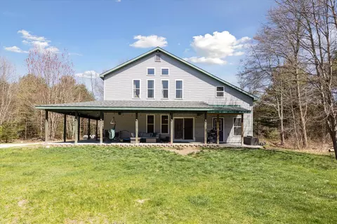 243 W Fike Rd, Sanford, MI 48657