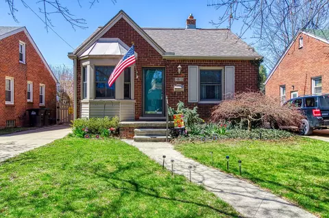 7772 Jackson St, Taylor, MI 48180
