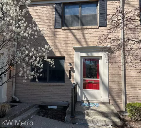 1951 Graefield Rd, Birmingham, MI 48009
