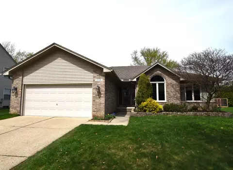 2739 Knight Dr, Troy, MI 48085