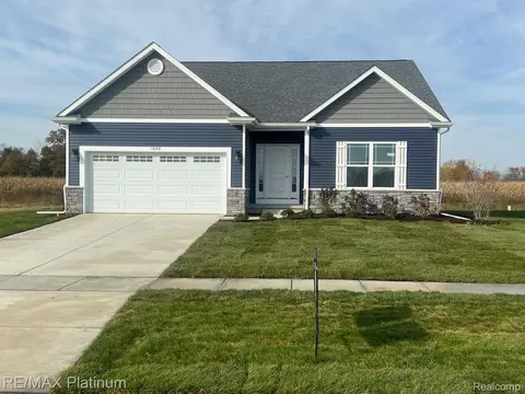 13120 Westwinds Dr, Fenton, MI 48451
