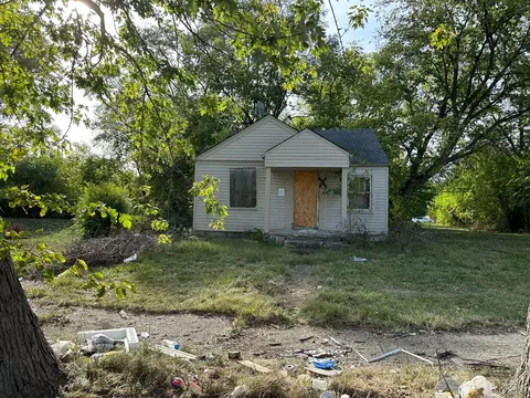 8047 Greenview Ave, Detroit, MI 48228