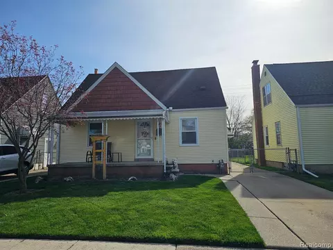 13789 Longtin St, Southgate, MI 48195