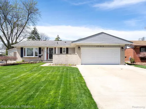 37653 Longacre Dr, Sterling Heights, MI 48312