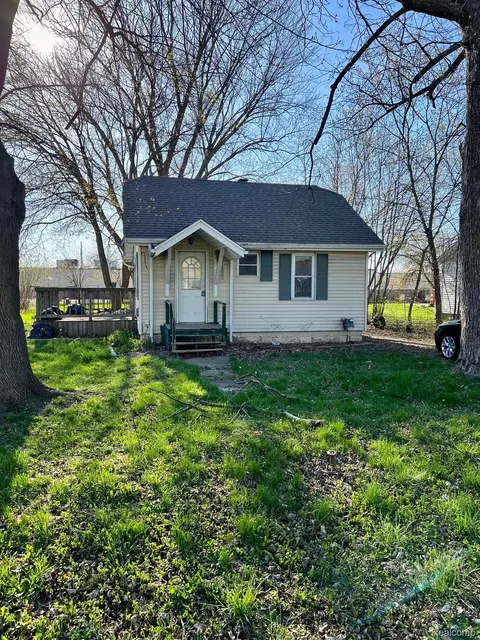 1600 Ryan St, Flint, MI 48532