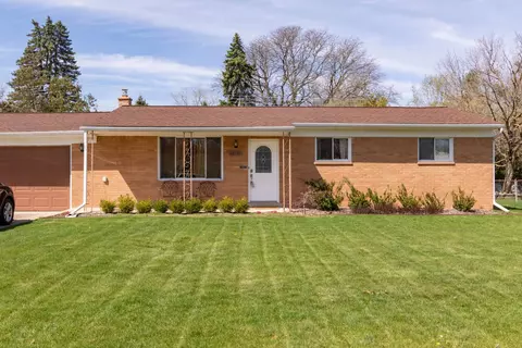 48235 Cardinal St, Shelby Township, MI 48317