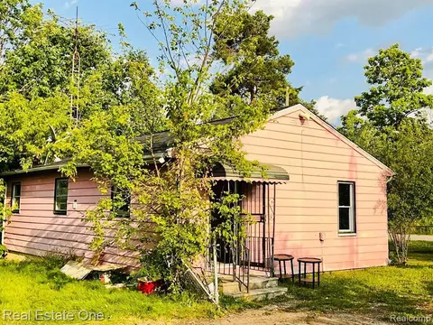 1253 E Yale Ave, Flint, MI 48505 photo 1