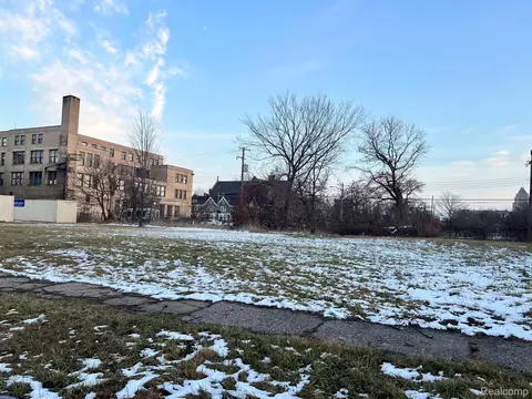 71 Hazelwood St, Detroit, MI 48202