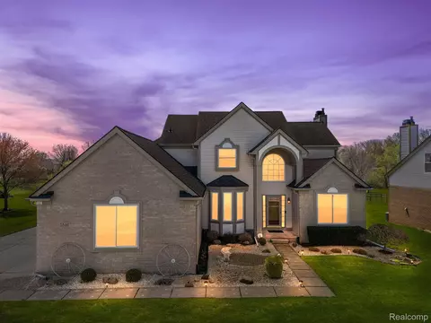 5546 18 12 Mile Rd, Sterling Heights, MI 48314