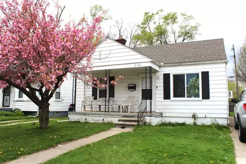 21125 Dexter Blvd, Warren, MI 48089