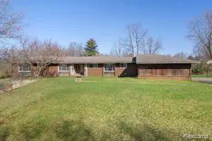 8825 Ortonville Rd, Independence, MI 48348
