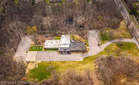 6655 Middlebelt Rd, West Bloomfield, MI 48322